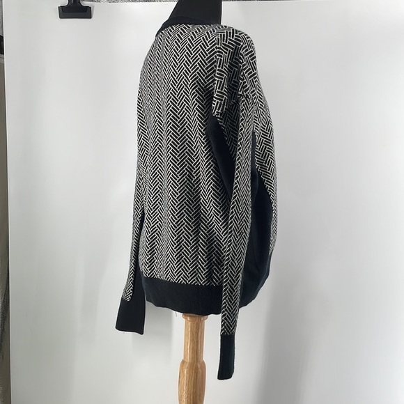 Lululemon Yogi Crew Sweater
Black / White merino wool warm layer mountain sz 8 - Picture 10 of 12